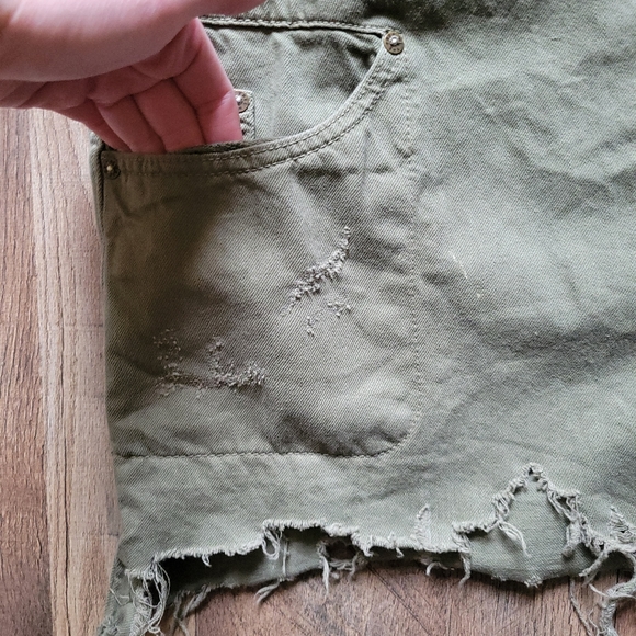 Free People Moonchild Distressed Denim Jacket / Shacket Olive Size Small - Picture 5 of 8